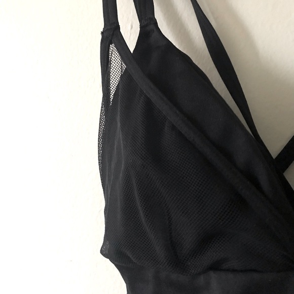 Crossover sports Bra - Picture 2 of 3